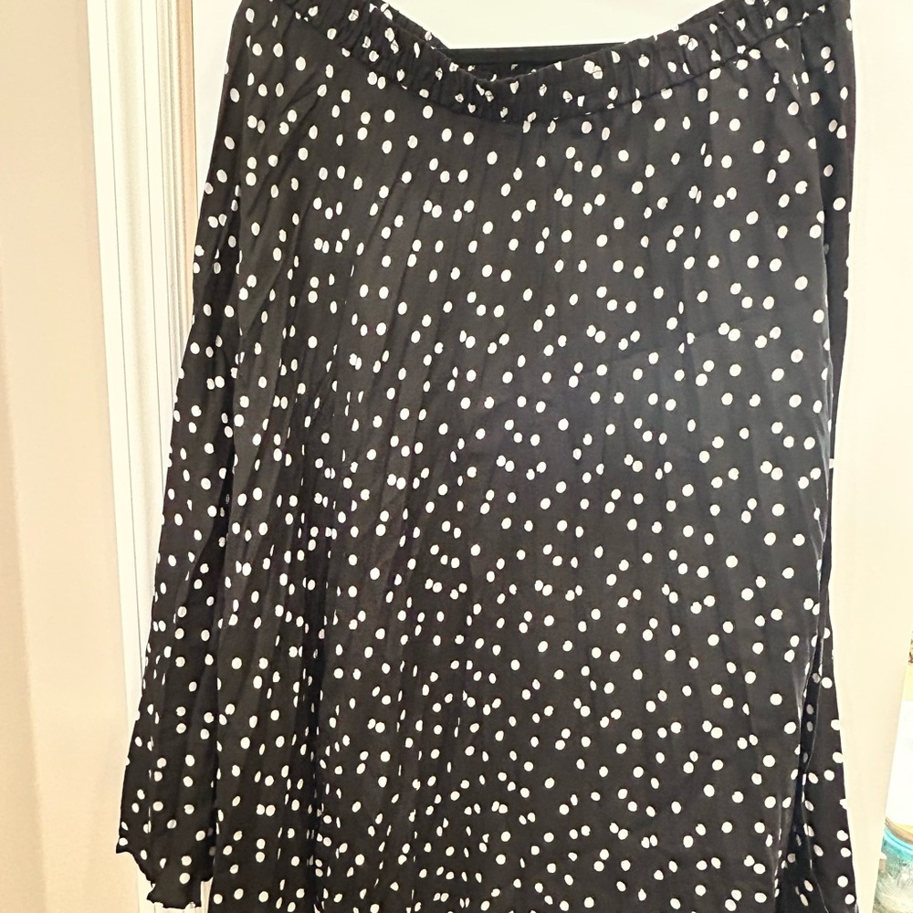 Time and Tru Black Skirt with White Dots